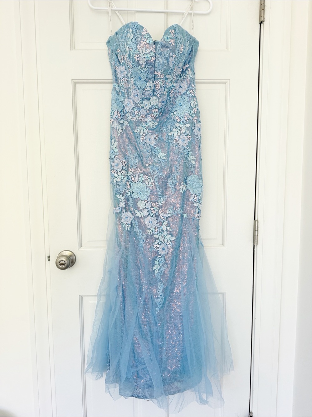 ELLIE WILDE Mon Cheri gown size 4 blue strapless dress